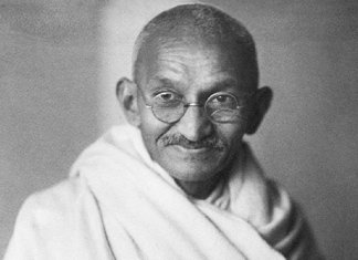 Que tal seguir o conselho de Gandhi para triunfar em uma discussão?