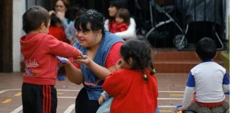 Conheça Noelia, a primeira professora com síndrome de Down que superou preconceitos e conquistou a aprovação de todos os alunos