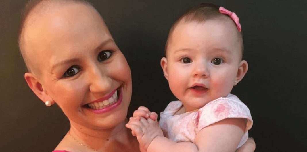Com câncer  no começo da gravidez, mãe decidiu nao interromper a gravidez e salvou a si e a filha