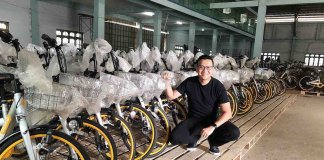 Empresário compra 10 mil bikes que iam pro lixo e doa a alunos pobres