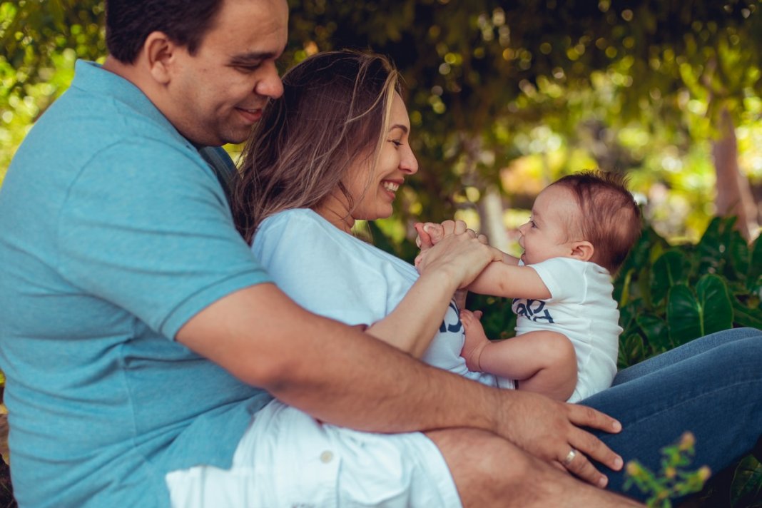 O maior presente que um pai pode dar a seu filho é amar a sua mãe!