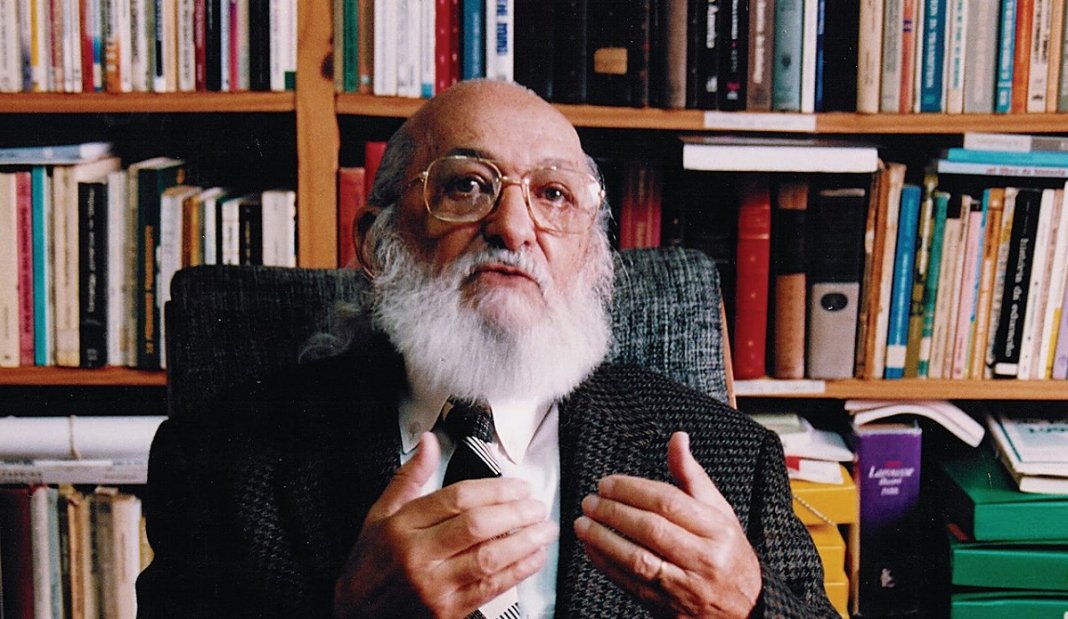 “Educação não transforma o mundo. Educação muda as pessoas. Pessoas transformam o mundo” Paulo Freire