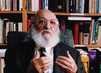 “Educação não transforma o mundo. Educação muda as pessoas. Pessoas transformam o mundo” Paulo Freire