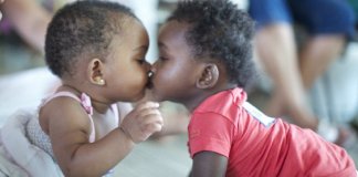 Orfanato procura doadores de cafuné, carinho e amor para crianças que esperam adoção