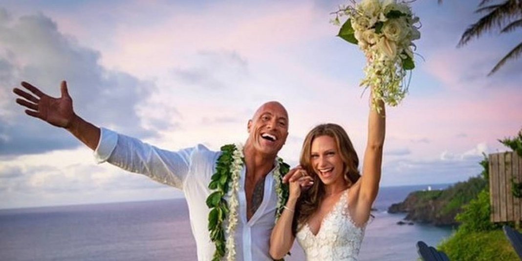 O famoso The Rock se casou em lugar paradisíaco neste domingo confira!