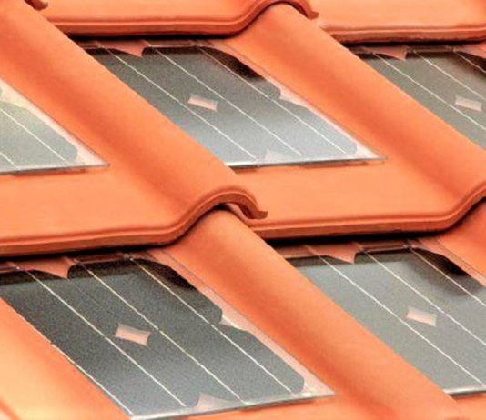 Empresas Italianas criaram telha que já vem com placas solares