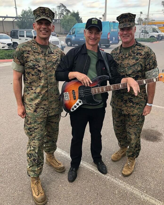 sensivel-mente.com - Ator Gary Sinise levou totalmente de graça mais de 1000 crianças filhos de veteranos de guerra para a Disney