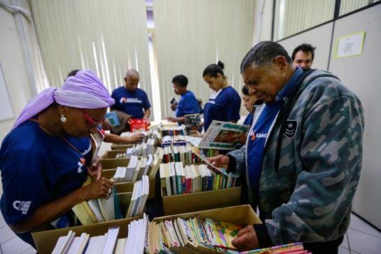 Aposentado ficou feliz da vida por aprender a ler e comprou seu primeiro livro: ”Adoro a Turma da Mônica” Sr. JOão 2 - Aposentado ficou feliz da vida por aprender a ler e comprou seu primeiro livro: ”Adoro a Turma da Mônica”