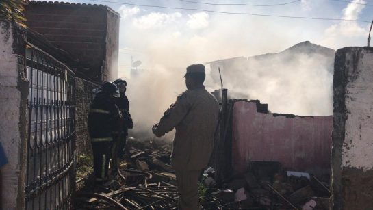 sensivel-mente.com - Pedreiro perde sua casa em incêndio, e chora ao reencontrar seu cachorrinho