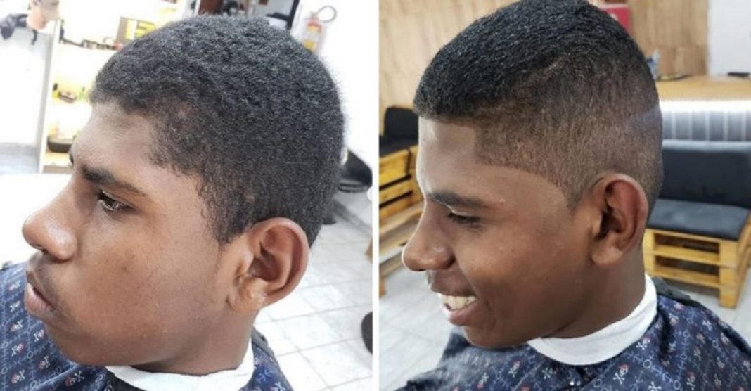 Barbeiro cortou de graça o cabelo de um rapaz que lhe ofereceu  R$1,75 para fazer o “pezinho”