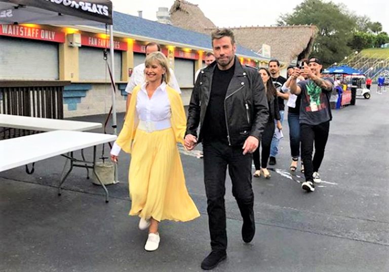 sensivel-mente.com - John Travolta e Olívia Newton-John revivem o clássico “Grease” (nos tempos da brilhantina) 40 anos depois