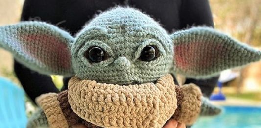 Veja esta arte em crochê “bebê Amigurumi” que você mesmo pode fazer