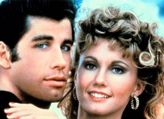 John Travolta e Olívia Newton-John revivem o clássico “Grease” (nos tempos da brilhantina) 40 anos depois
