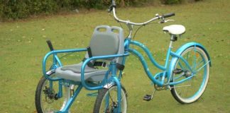 Bicicleta que permite passear com cadeirantes virou grande sucesso na internet