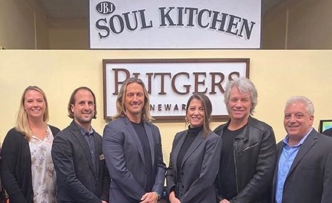 Bon Jovi abrirá 3º restaurante que oferece refeições gratuitas às pessoas carentes