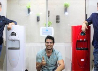 Jovens engenheiros inventam máquina que converte ar em água potável
