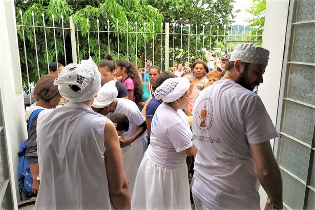 Ação Social de templo de umbanda distribuiu 795 cestas básicas em Santa Cruz