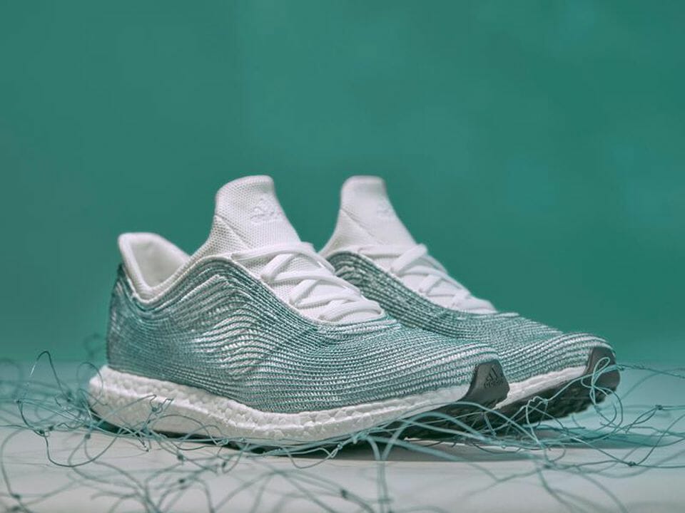 sensivel-mente.com - Adidas produzirá 11 milhões de tênis com diversos plásticos retirados dos oceanos