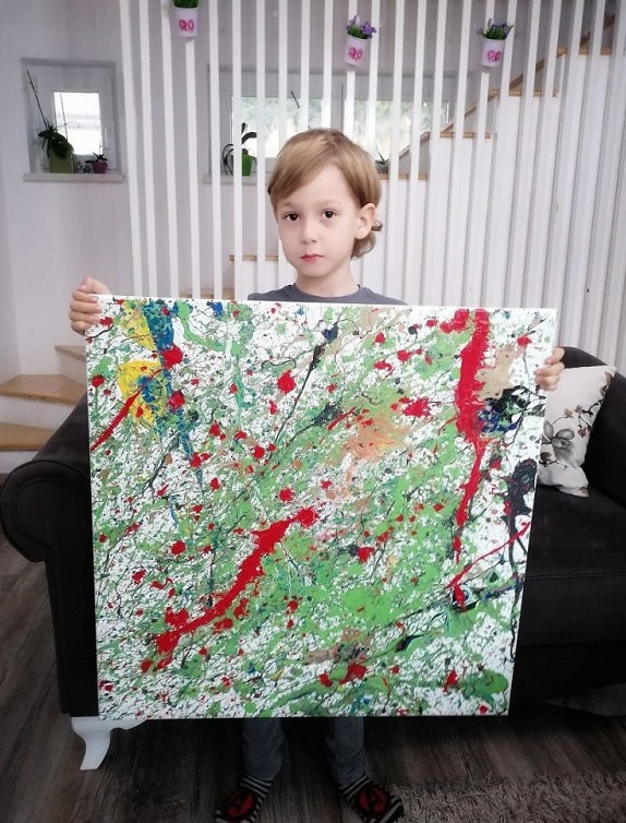 sensivel-mente.com - Pai postou com orgulho: “Meu filho tem Autismo e se expressa através da pintura, e eis aqui algumas obras de arte dele”.