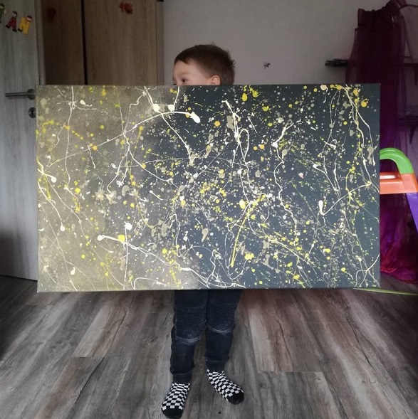 sensivel-mente.com - Pai postou com orgulho: “Meu filho tem Autismo e se expressa através da pintura, e eis aqui algumas obras de arte dele”.