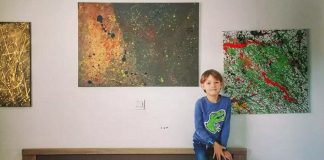 Pai postou com orgulho: “Meu filho tem Autismo e se expressa através da pintura, e eis aqui algumas obras de arte dele”.