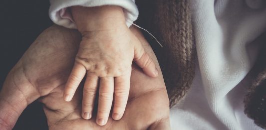 Tudo que colocamos nas mãos de Deus em oração tem solução, tem saída, e tem resposta.