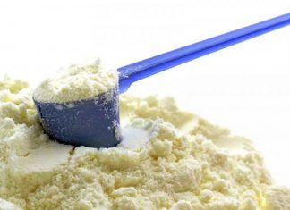 Brasileiros desenvolveram leite humano em pó e ganharam prêmio internacional