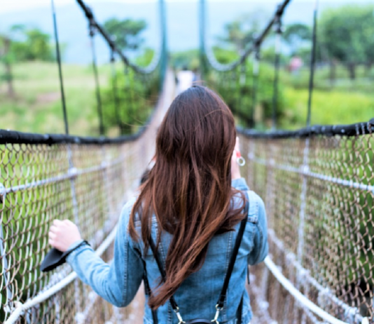 Se perdoe, e não volte mais ao passado que tanto te doeu. Siga em frente!