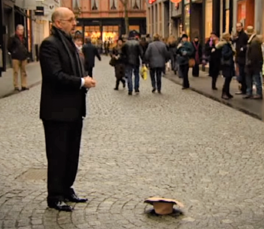 “Tu me levantas “ esta música tem encantado o coração de milhares de pessoas no mundo todo