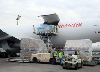 Um bilionário chinês doou milhões de kits contra coronavírus para vários países Um bilionário chinês doou milhões de kits contra coronavírus para vários países