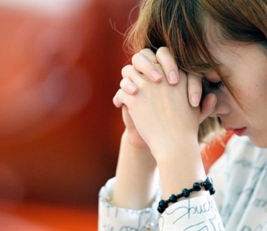 “Querido Deus, envia-me os Teus anjos e ajuda-me a trilhar este meu caminho com amor. Amém!”