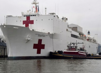 Navio-Hospital munido de 1.000 leitos e 12 salas de cirurgia chega a Nova York para ajudar