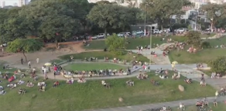 Quarentena: Drone regista imagens da praça do Pôr do Sol na capital de SP e aparece LOTADA DE PESSOAS