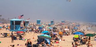 Pasmem: Vídeo mostra centenas de pessoas lotando praia da Califórnia