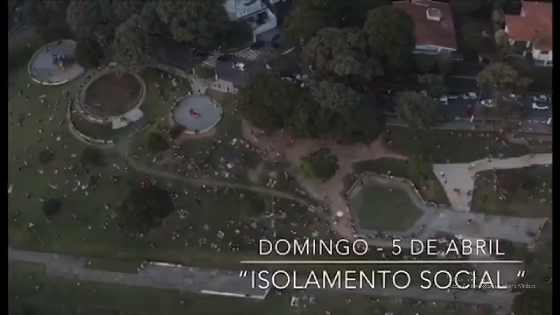 sensivel-mente.com - Quarentena: Drone regista imagens da praça do Pôr do Sol na capital de SP e aparece LOTADA DE PESSOAS