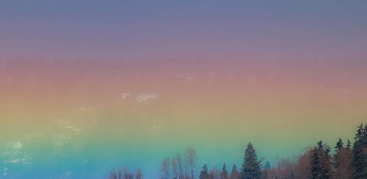 Fotógrafo captura uma foto única na vida de um ‘arco-íris horizontal’ que encheu o céu inteiro