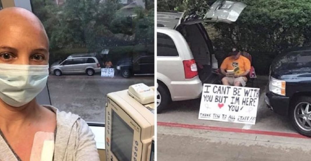 Impossibilitado de entrar no hospital, marido faz cartaz na rua para apoiar esposa em quimioterapia
