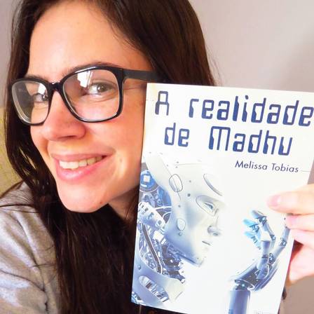 sensivel-mente.com - Autora de livro “ A realidade de Madhu” previu uma pandemia global em 2020 que duraria 2 anos!