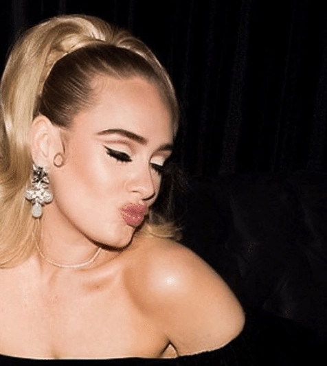 sensivel-mente.com - ADELE ao completar 32 anos mostra sua nova vers&atilde;o e boa forma, a primeira foto de 2020