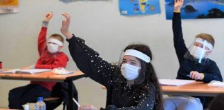 Uma semana após voltarem às aulas, 70 escolas na França são fechadas devido ao contágio da Covid-19