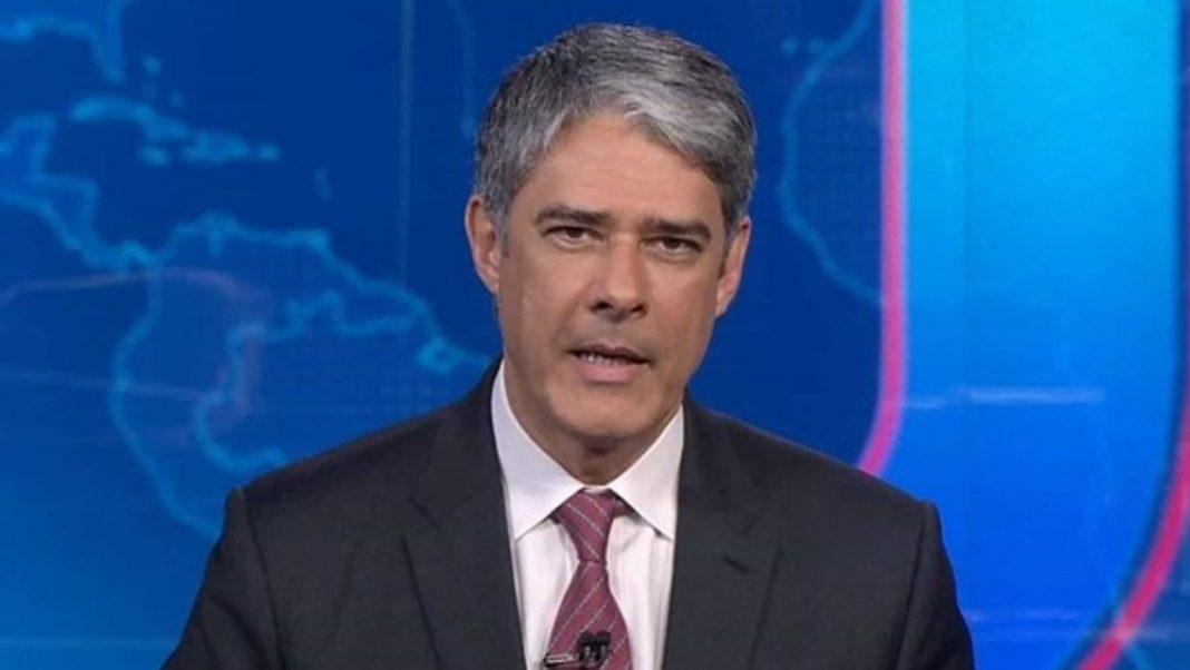 William Bonner faz um discurso forte no Jornal Nacional na noite em que o Brasil acumulou 8.536 mortos pela covid-19