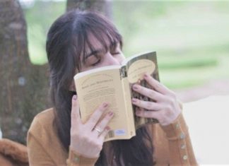 Você gosta de cheirar seus livros também? Provavelmente o motivo esteja na…química!