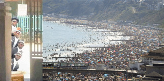 Ingleses lotam as praias em dia de sol; governo “teme” 2ª onda da Covid-19