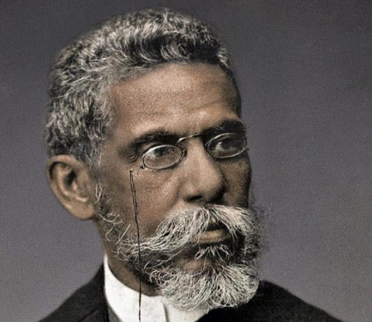 Clássico de Machado de Assis, com nova tradução, esgota em um dia nos EUA
