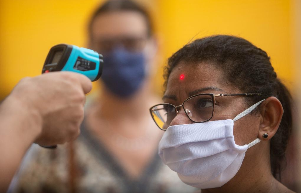 sensivel-mente.com - “Deus nos acuda”, reabertura do comércio em São Paulo leva multidões às ruas.