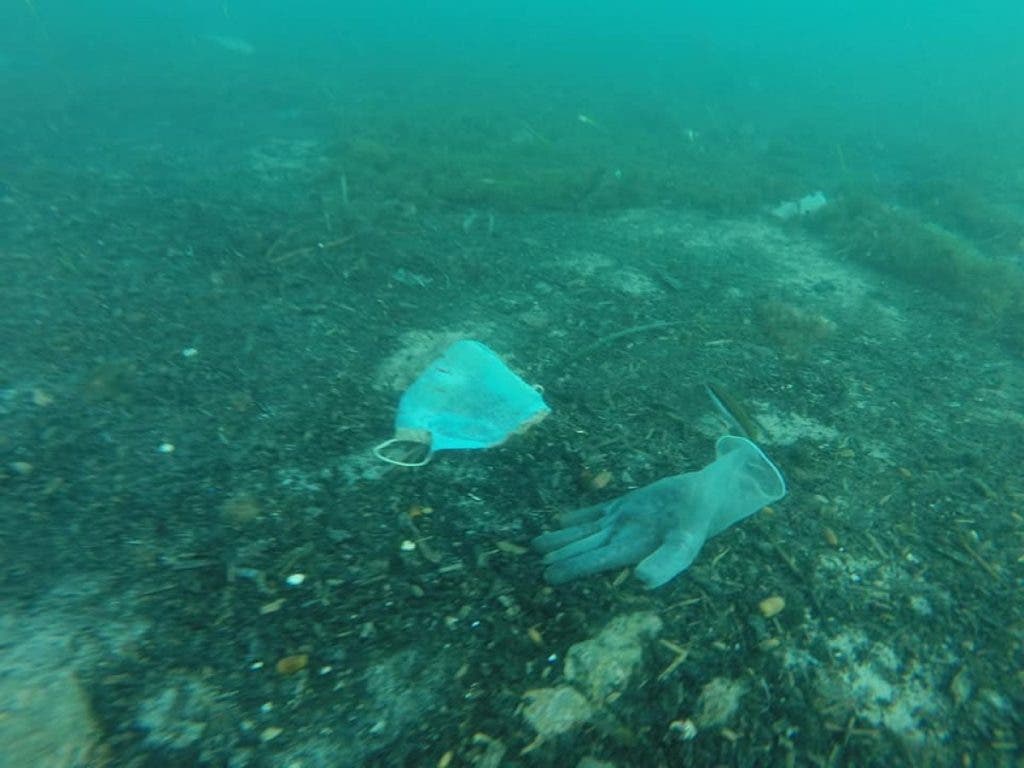 sensivel-mente.com - Brevemente no Mediterrâneo terá  mais máscaras e luvas do que águas-vivas: tristes imagens do fundo do mar da Riviera Francesa.