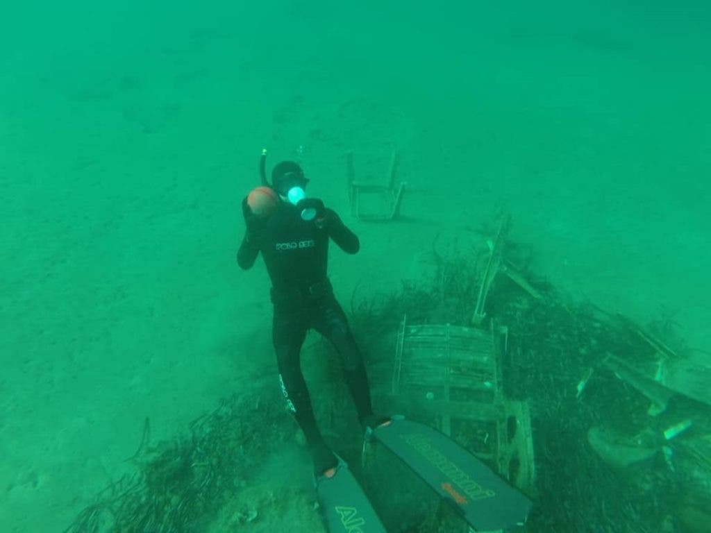 sensivel-mente.com - Brevemente no Mediterrâneo terá  mais máscaras e luvas do que águas-vivas: tristes imagens do fundo do mar da Riviera Francesa.