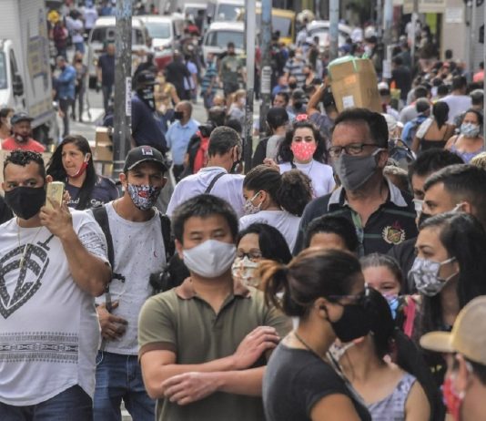 12 entre 18 capitais que flexibilizaram o isolamento aumentaram casos de infecções da Covid-19
