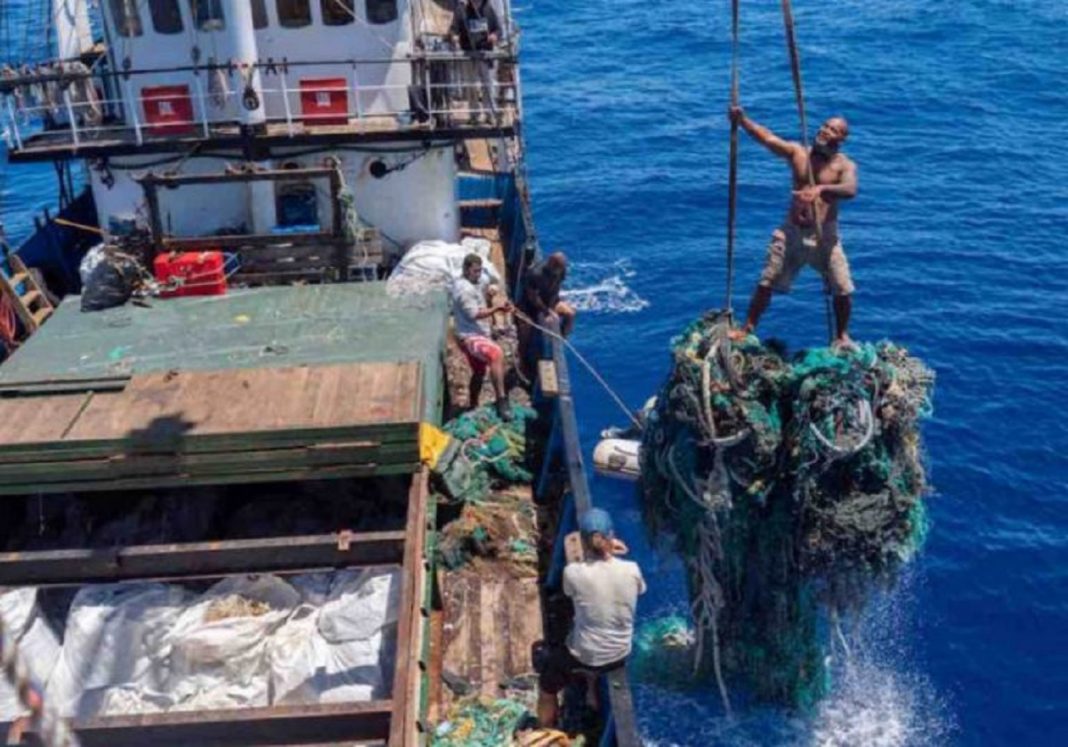 ONG retirou mais de 100 toneladas de lixo marinho do Oceano Pacífico: record