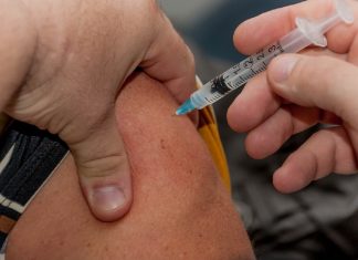 Vacina contra covid-19 estará no SUS de SÃO PAULO em dezembro afirma João Doria